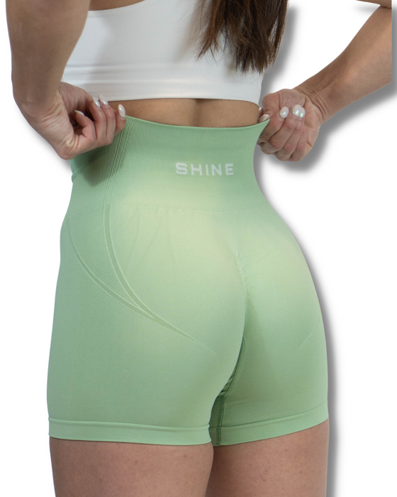 Limitless seamless shorts - lime