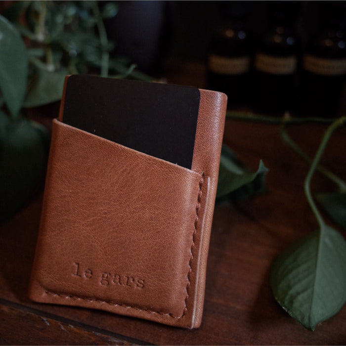 Luxury handcrafted saddle tan leather cardholder for professionals
