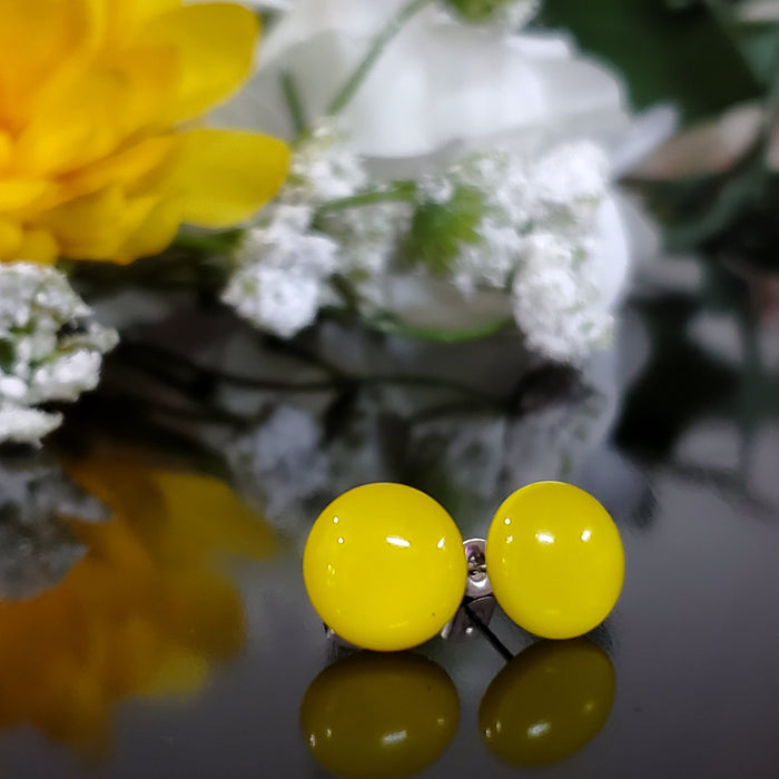 Puces d'oreille jaune verre neuf