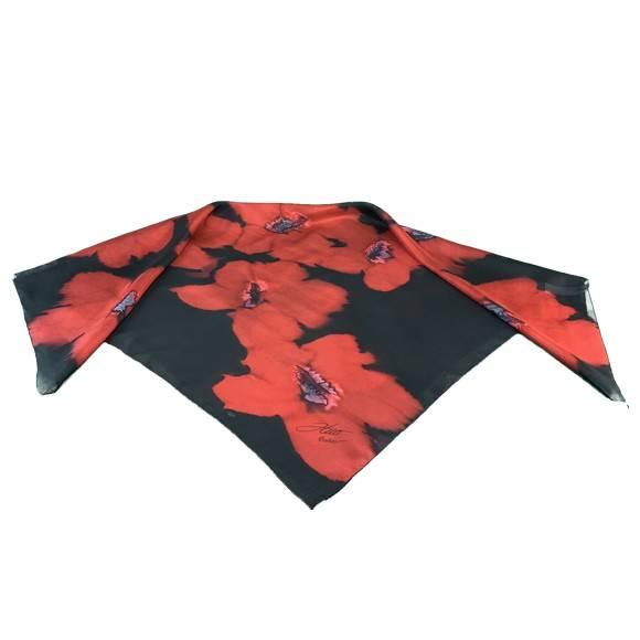 Foulard carré de soie noir fleurs rouges