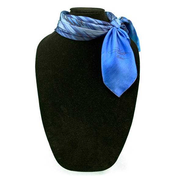 Foulard carré de soie coulé outremer et noir